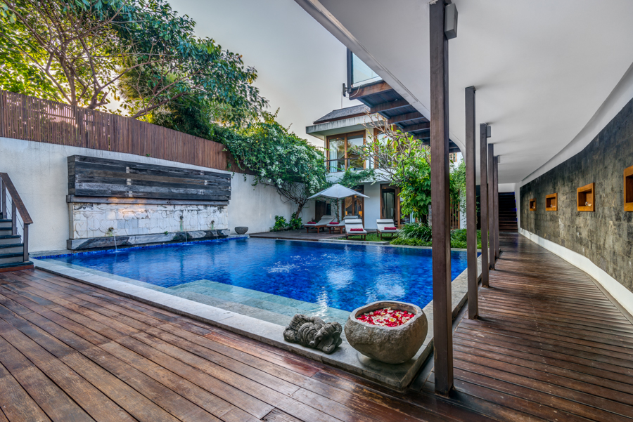http://villadejiwa495.com/new/wp-content/uploads/2014/12/Exterior-10.jpg